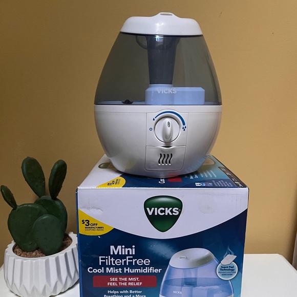 Vicks Cool Mist Humidifier 🩵💙 - Picture 4 of 7